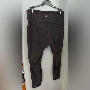 Never Worn Lululemon Leggings (Size 12) cropped